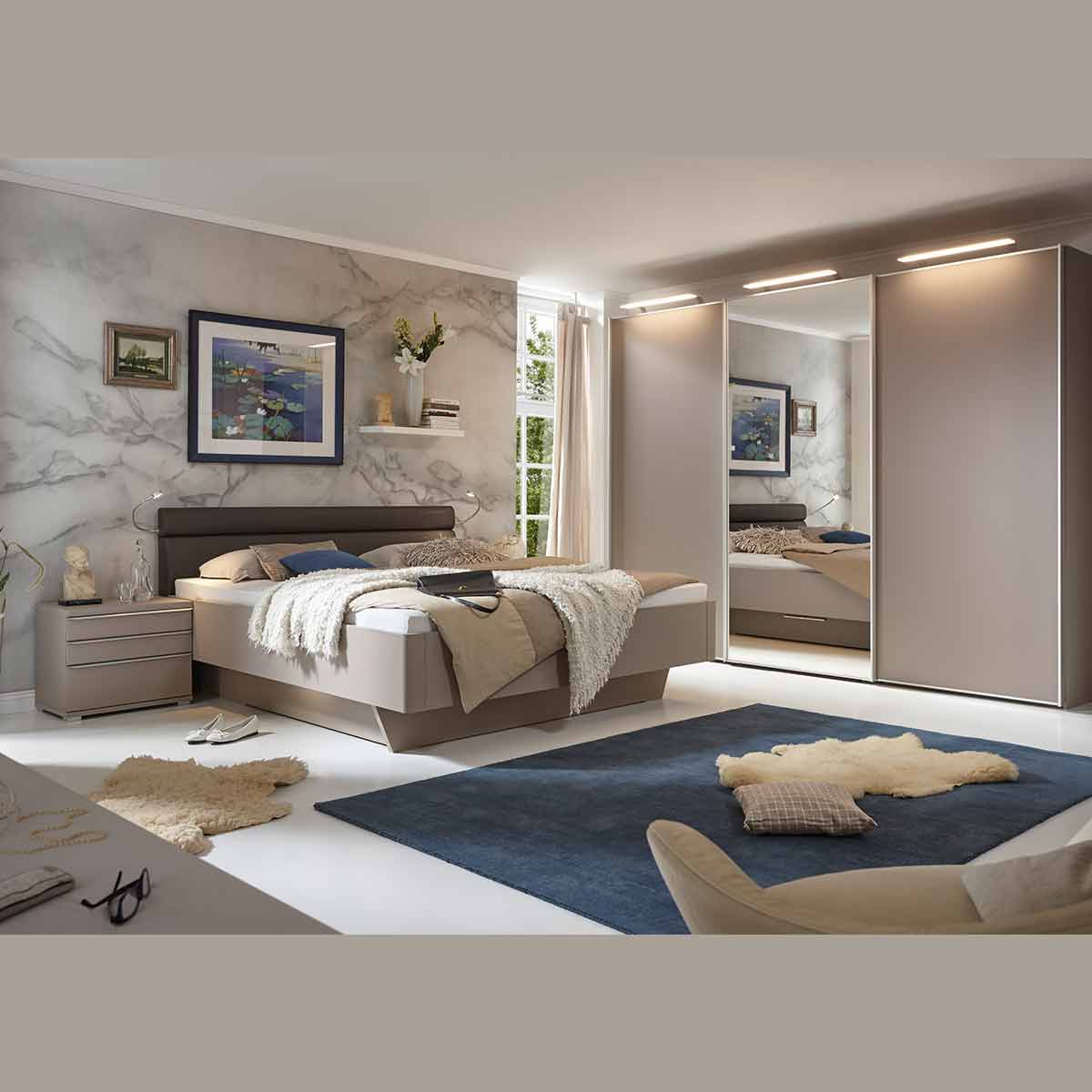 Komfortbett mit Polsterkopfteil in Dekor Sand