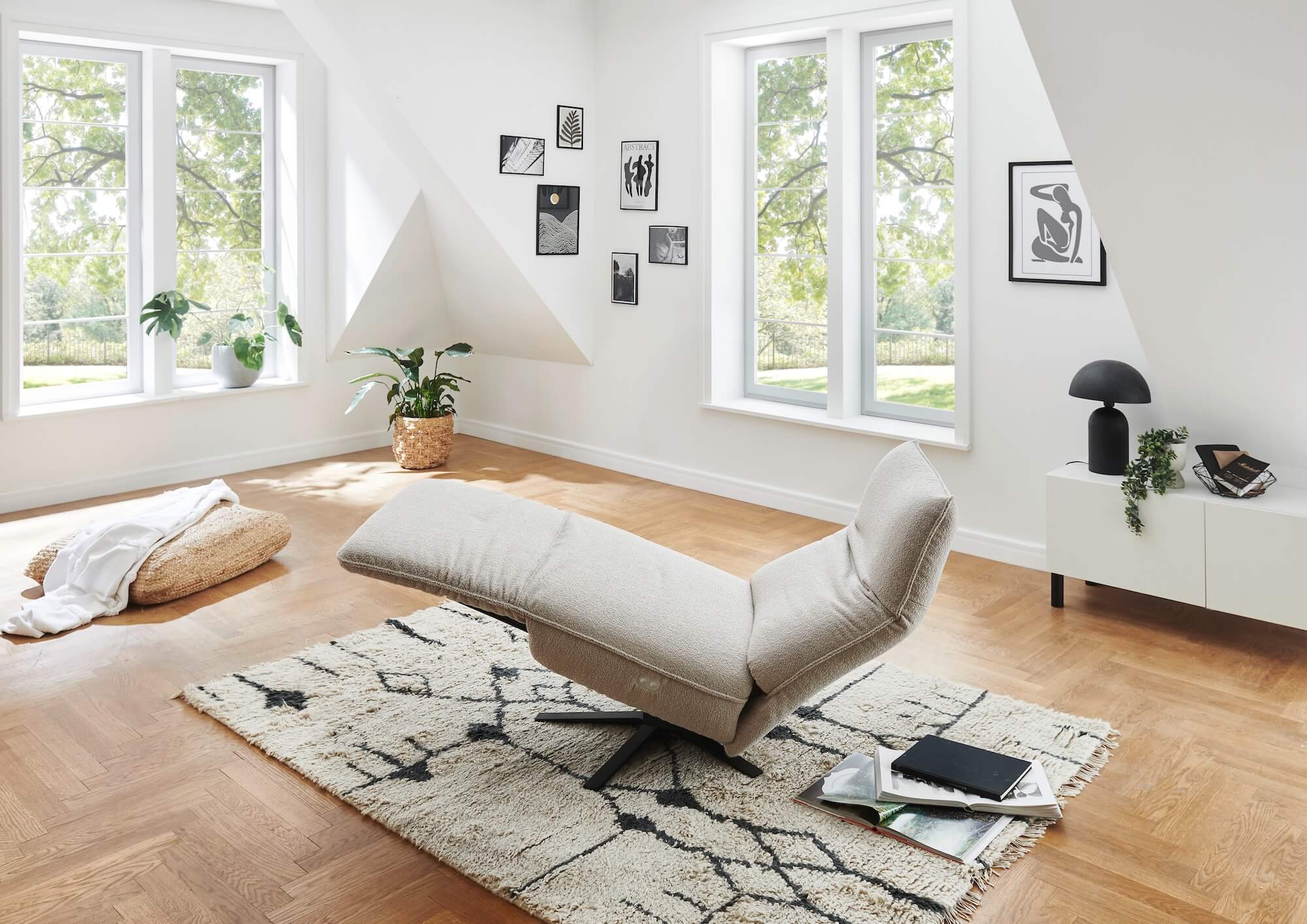 Relaxliege in Stoff beige