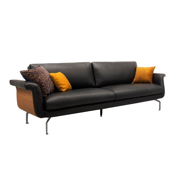 3-Sitzer Sofa in Leder schwarz mit Holzdekor Eiche bei Flamme Küchen+Möbel